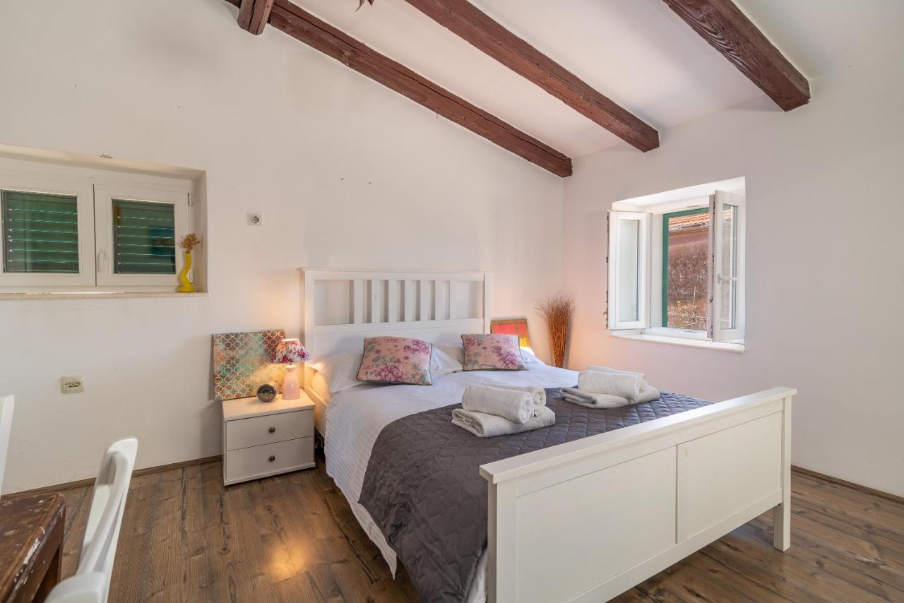 Apartment Ana Трогир Экстерьер фото